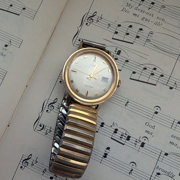 Timex Gold and Silver Watch - Picture 1 of 12